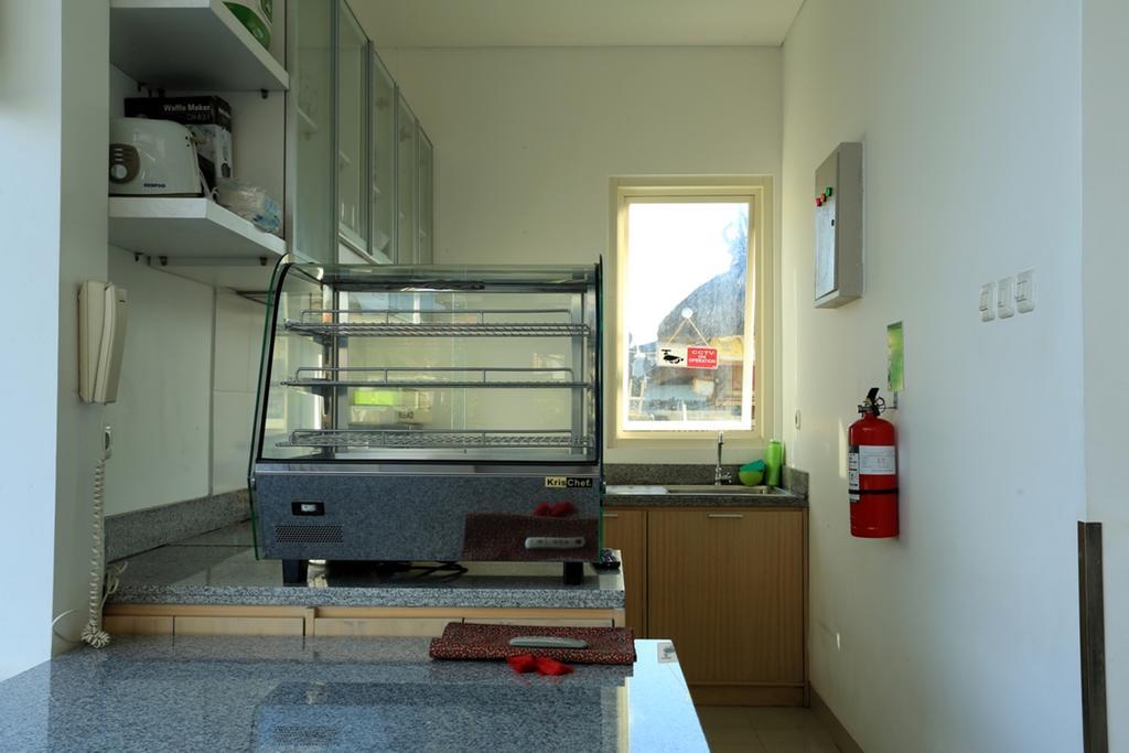 庫塔 Reddoorz Near Pantai Jerman酒店 外观 照片