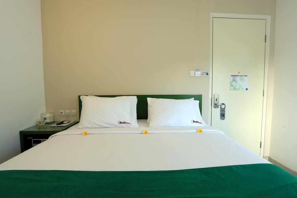 庫塔 Reddoorz Near Pantai Jerman酒店 外观 照片